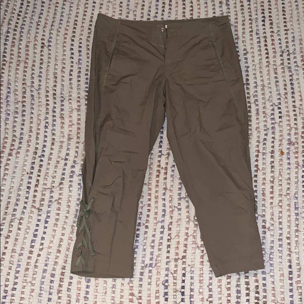 Green stretchy Capris.
